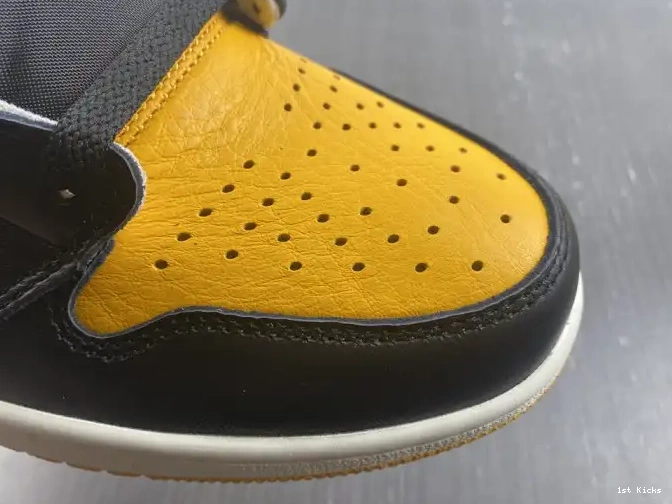 1st Kicks Jordan 555088-711 1 OG Yellow High Air Toe 0526